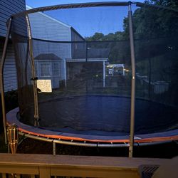 Trampoline 