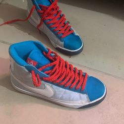 Brand New Nikes Size 7 Women’s