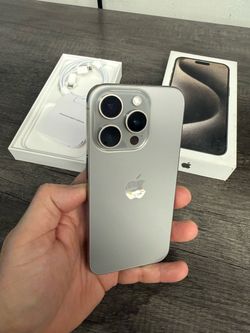 iPhone 15 pro unlocked for any carriers 128gb ( Liberado)