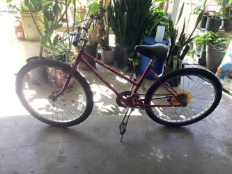 26 “ Mountain Schwin Bike For Womens 7 Speeds Good Condition $100