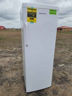 Brand New Hamilton Beach 11 Cu Ft Upright Freezer in White Garage Ready