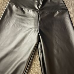 AVAILABLE - Faux Leather XL Leggings 
