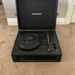 Black CROSLEY Voyager Turntable