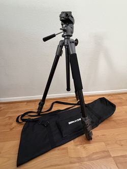 Brunton Professional Camera Tripod w Carrying Case
