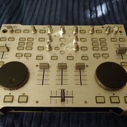 Dj Controller By Hercules 