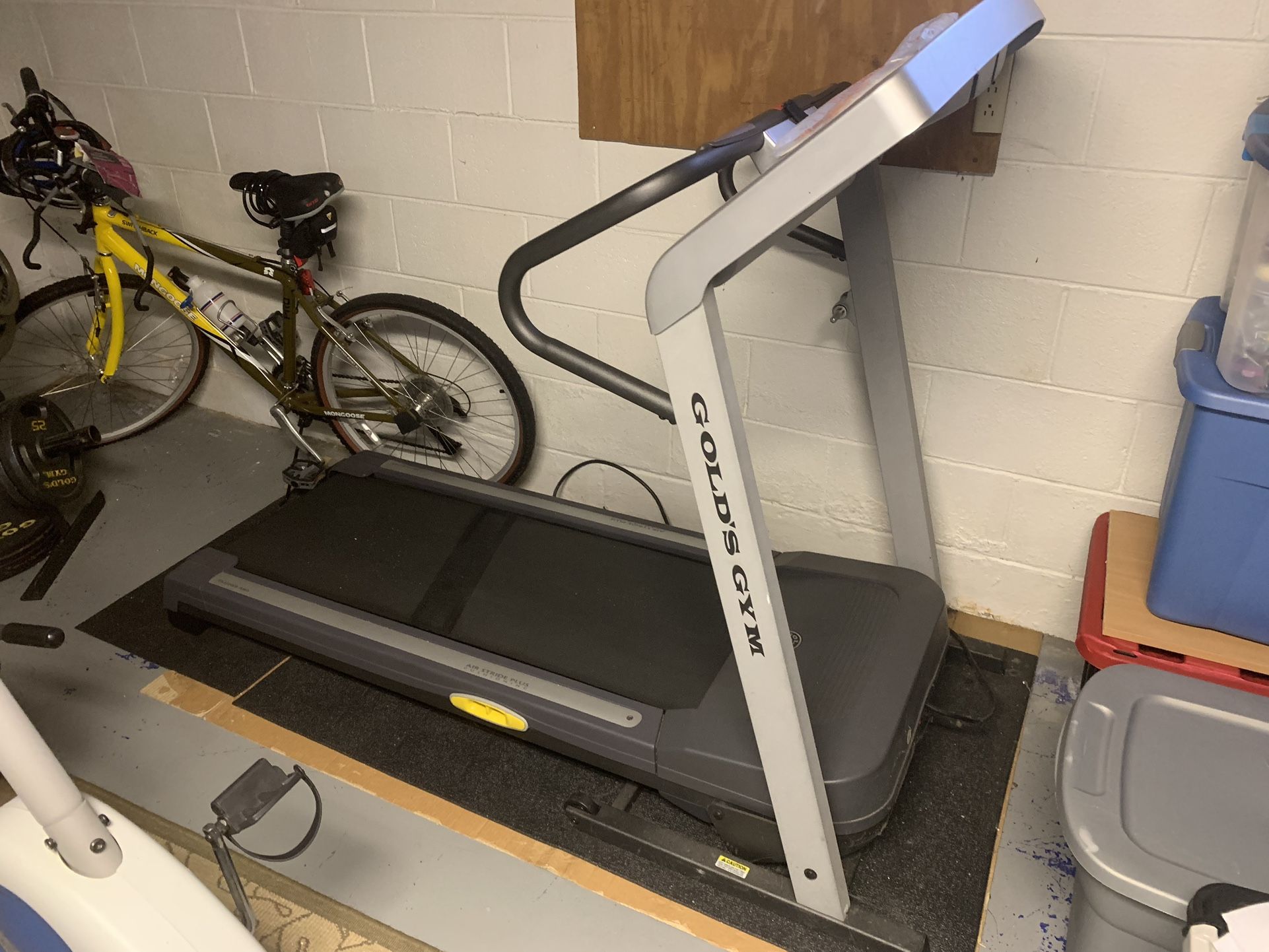 Golds Gym Treadmill Trainer 480