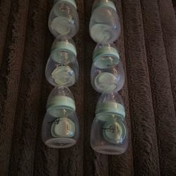 Motif Baby Bottles