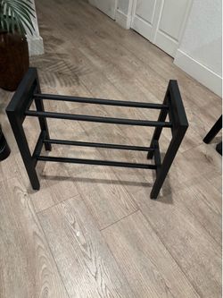 Rack for dumbbells.