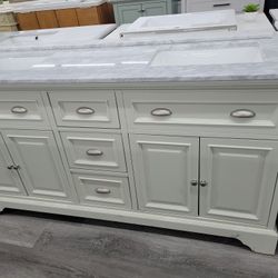 Bathroom Vanity 61" 