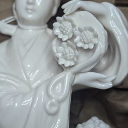 Vintage Rare Japanese Statue White Porcelain Figurine Geisha Girl 11 3/4" Tall