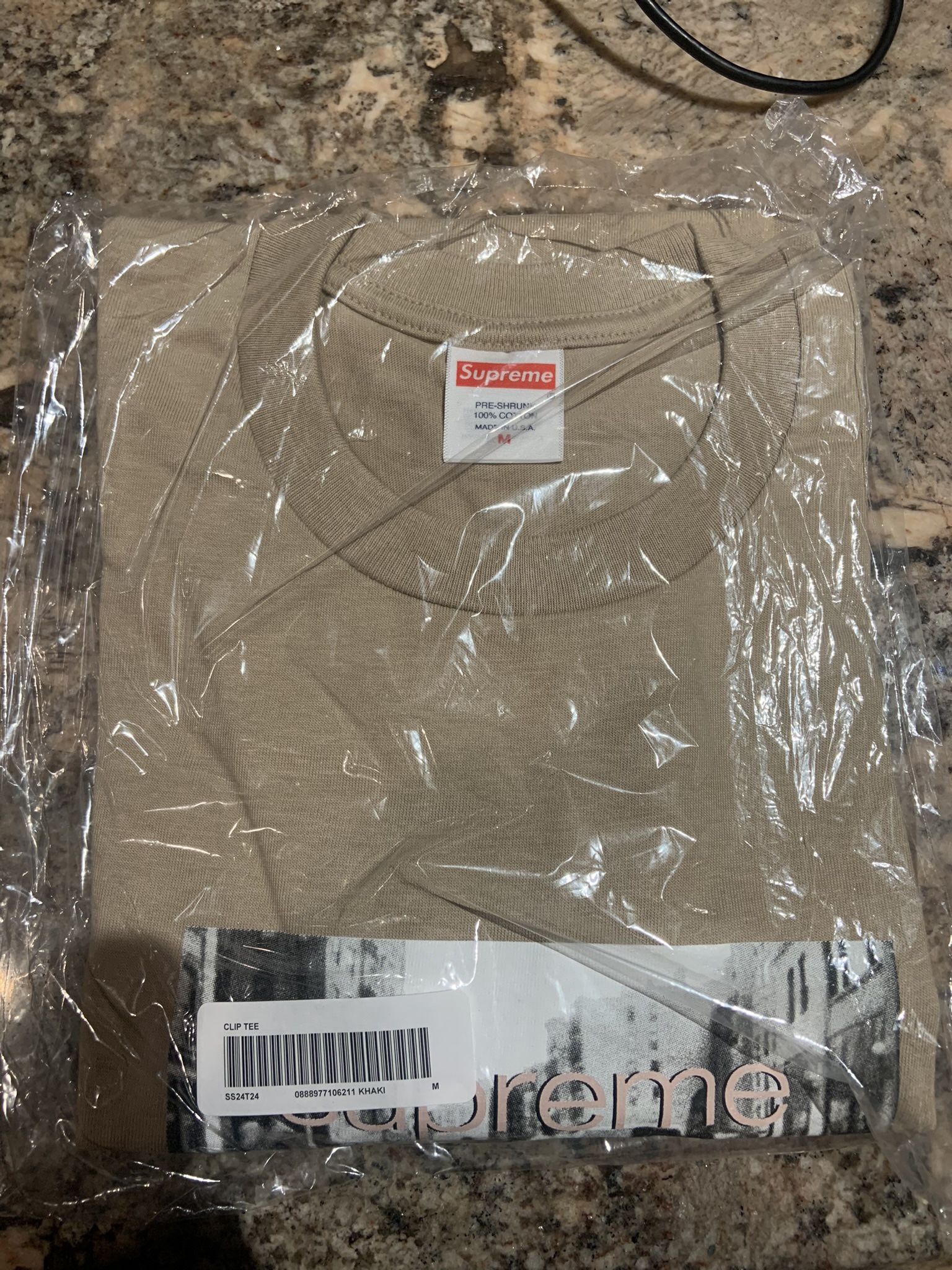Supreme Tee 