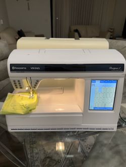 Husqvarna VIKING sewing and embroidery machin