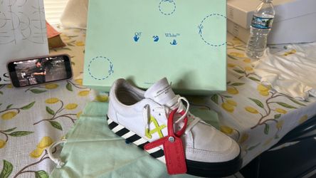 Off white shoes size “40”