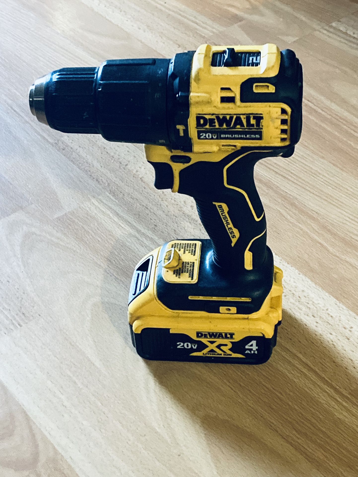 DCD709. 1/2 (13mm) CORDLESS HAMMERDRILL/DRILL DRIVER. TYPE 11.