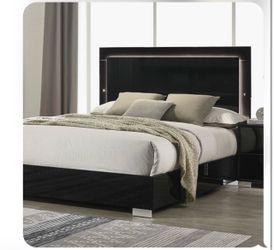 King size Black bed with LED and mattress