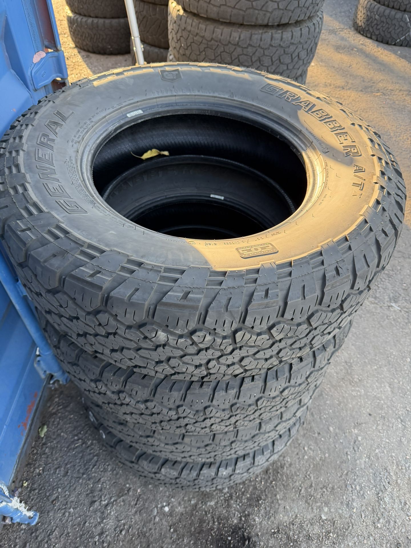 Used Set Of General Tires Size 275/70/18