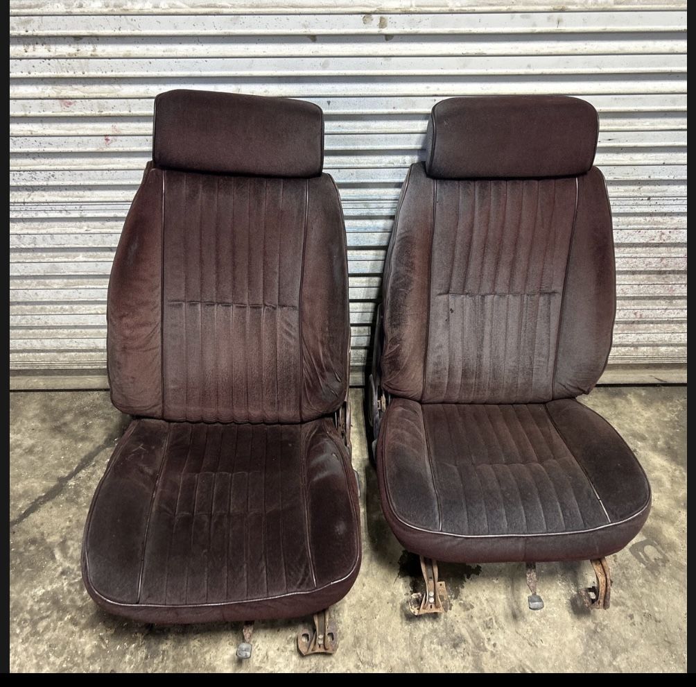 81-88 Monte Carlo El Camino Regal Cutlass GN Bucket Seats