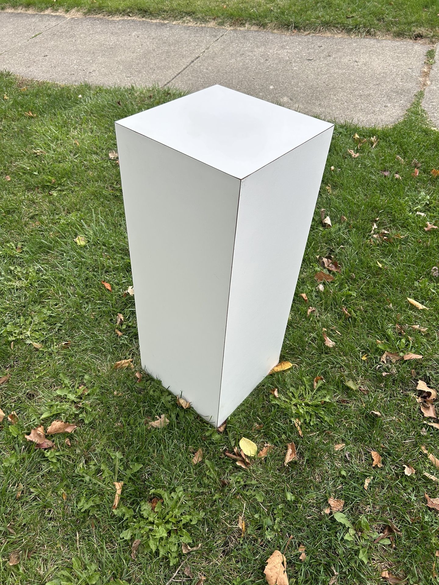 Matte White Display Pedestal Stand Riser Column Pillar