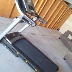 NordicTrack C990 Treadmill $760 FIRM