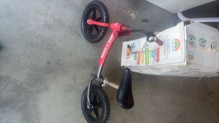 Radio Flyer balance bike