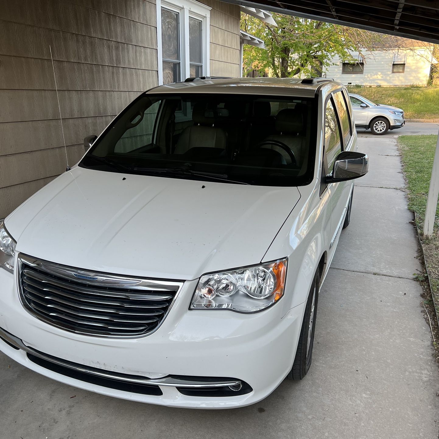 2016 Chrysler town and Country 