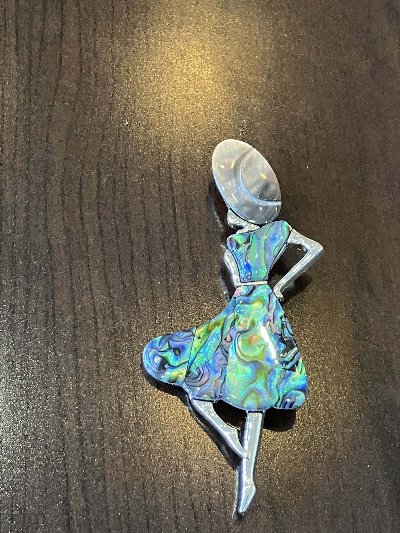New Natural Abalone Lady With Hat, Brooch Pin