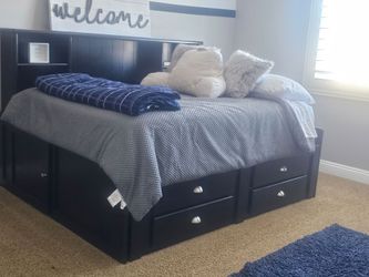 Full size Captain Bed w twin trundle