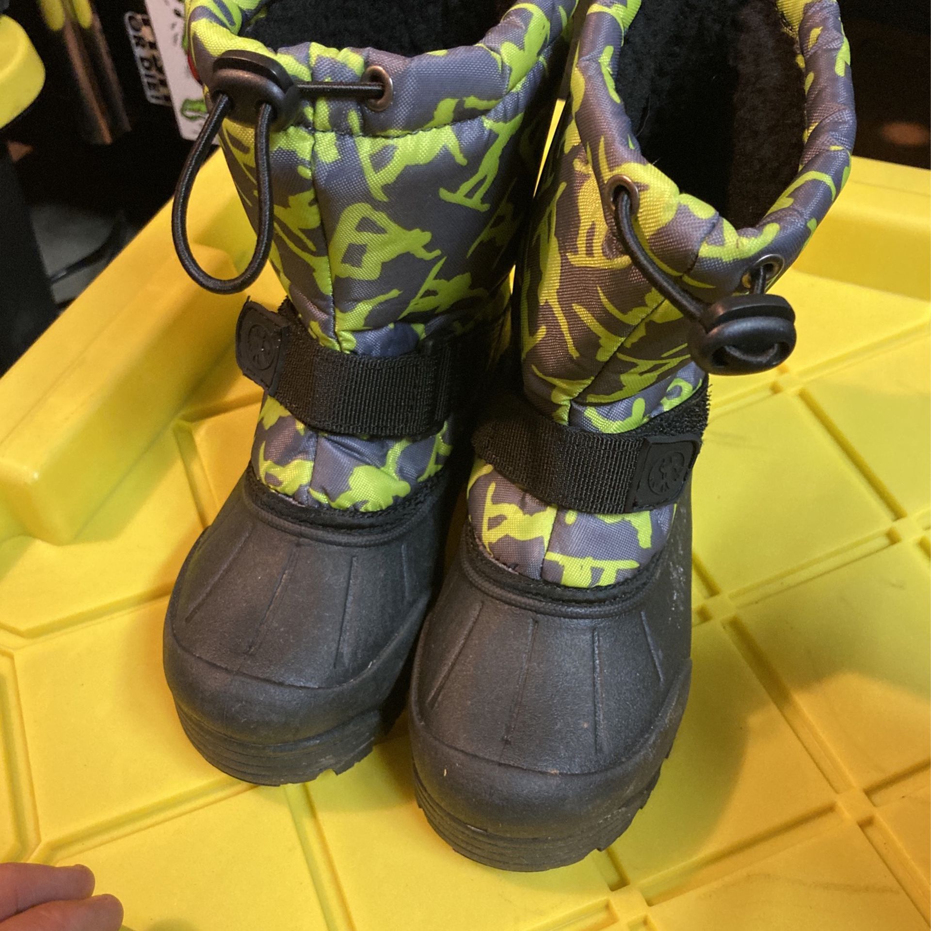 Kids Snow boots Size 12