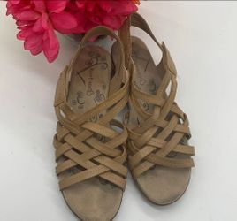 Bare Traps Tan Leather Sandals Size 7