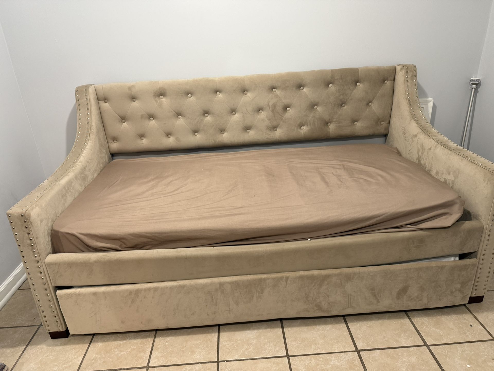 Twin Beige Upholstered Daybed with Twin Trundle