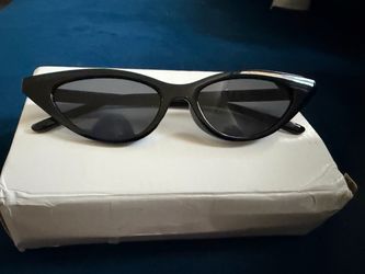 Black Cat Eye Sunglasses – Y2K Retro Style 🖤