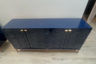 LIKE NEW!!! Blue and Gold Dresser