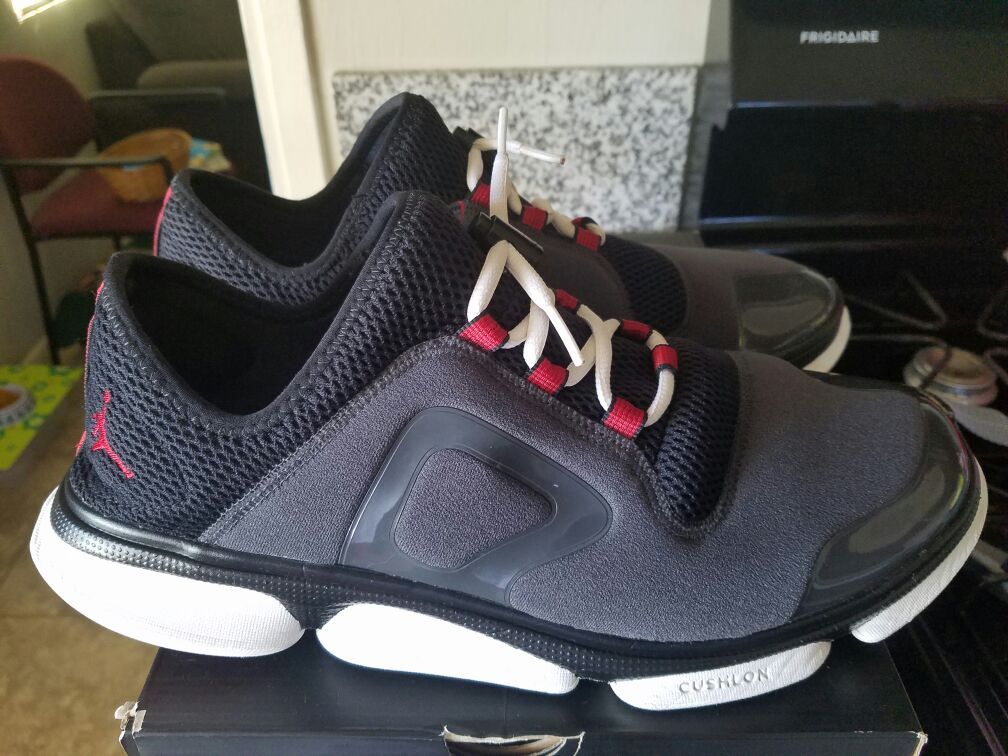 Jordan RCVR 2 (Size 12)