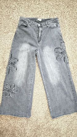 Easel patched and Perfect Jeans Wide Leg With Details