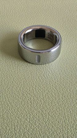 Oura Ring 4 (Like New) | Silver | Size 6