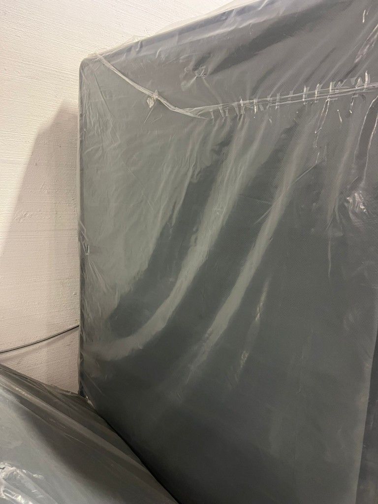 King metal box spring $89