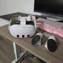 🔥 Meta Quest 3 VR Headset + Controllers 🎮 Like New!