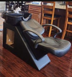 Professional Salon Chair and Shampoo Sink Station - Great Condition