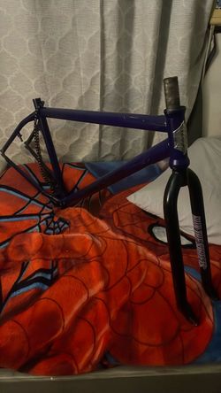 Purple street co 29 inch comes with run the streets fork( could negotiate price)