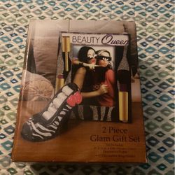 2 Pieces Glam Gift Set New  $5.00
