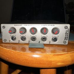 SM5HP Headphone amplifier