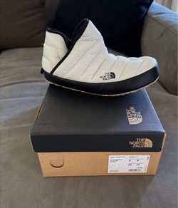 The North Face ThermoBall Traction Bootie Women's Size 8
