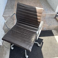 Herman Miller Eames Aluminum Group Management Chair 
