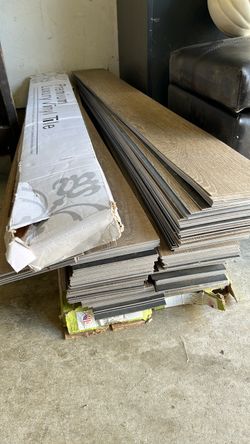 Vinyl tile