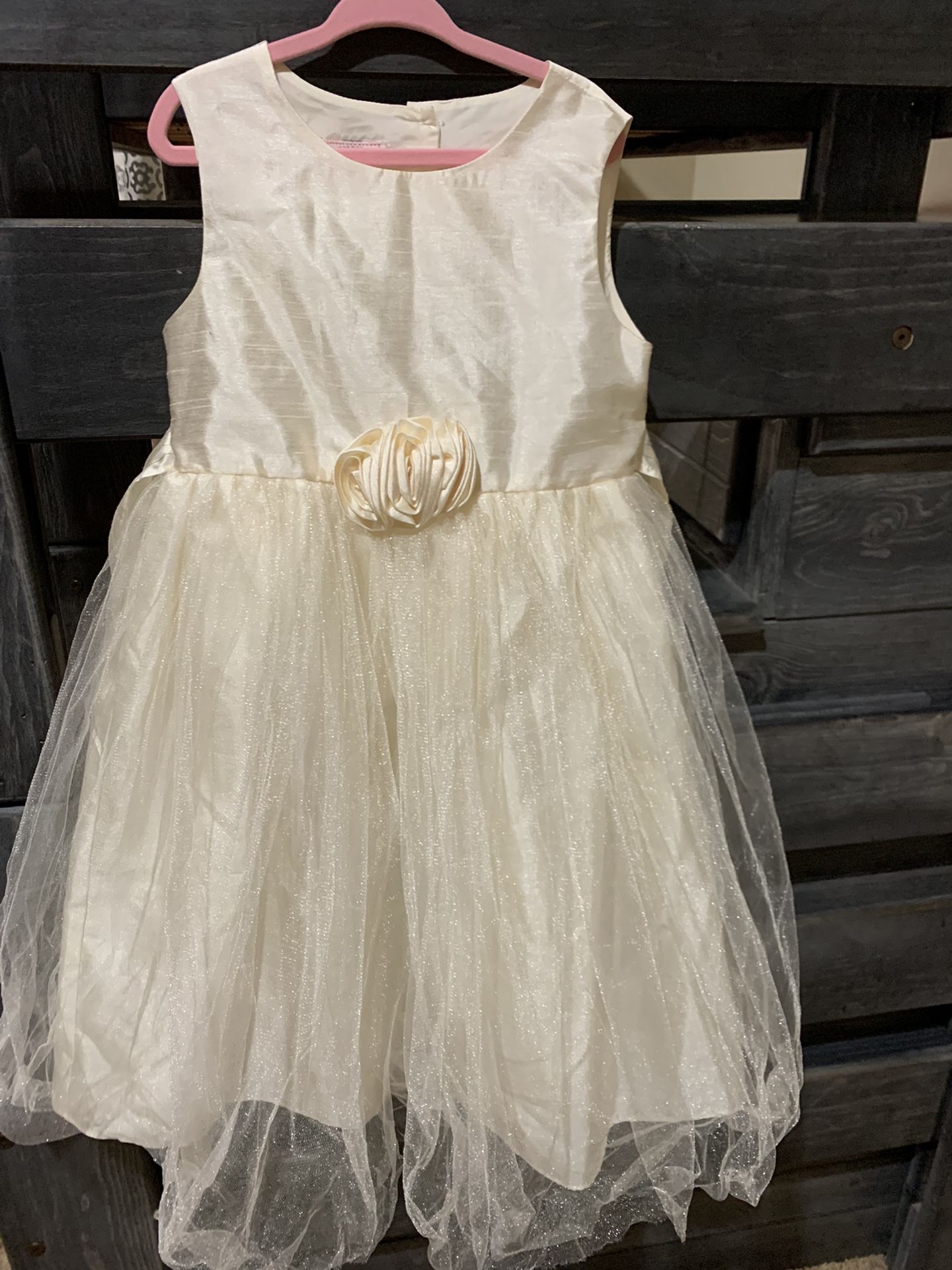 off white dress. size 6 girls 