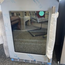 New Thermador Undercounter Beverage Cooler 