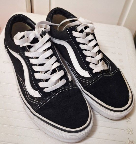 Black And White Vans Womens 7.5 Mens 6