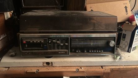 Sony stereo AM/FM turntable with a 8 track