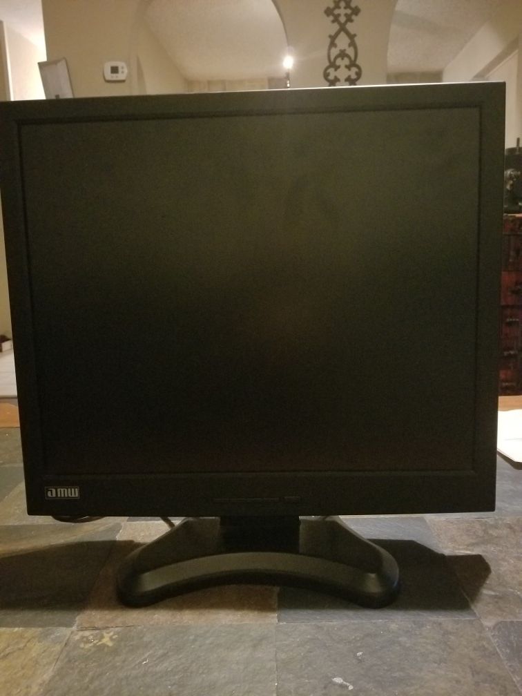 Amw MW19E-BCD 19" LCD Monitor With Vga & Power Cables