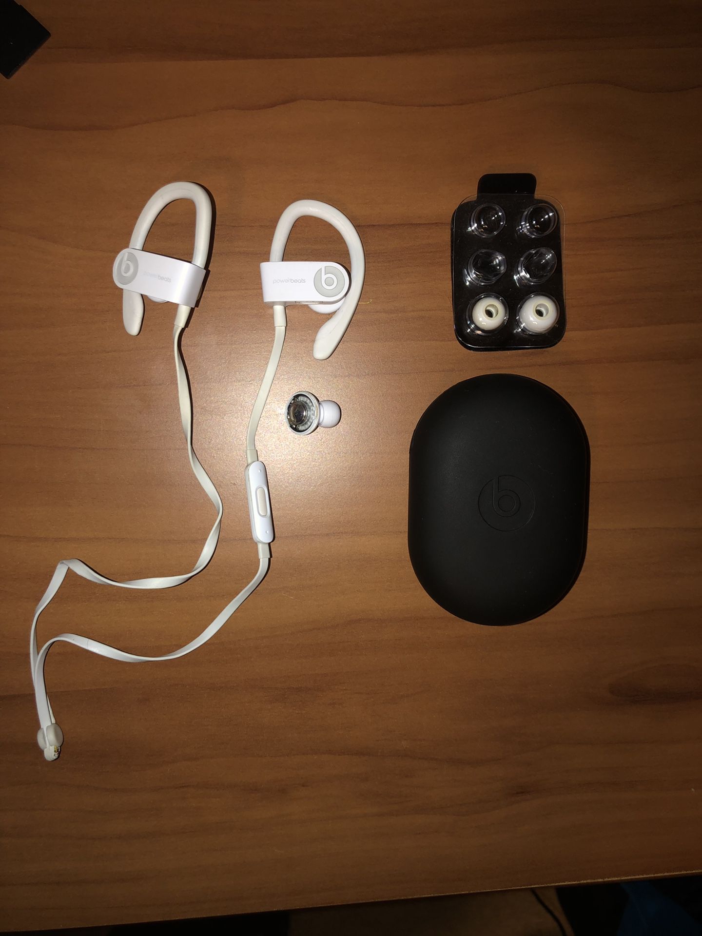 *For Parts* Powerbeats 3 White